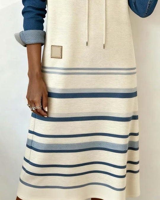 Vestido com Capuz Listrado e Mistura de Cores