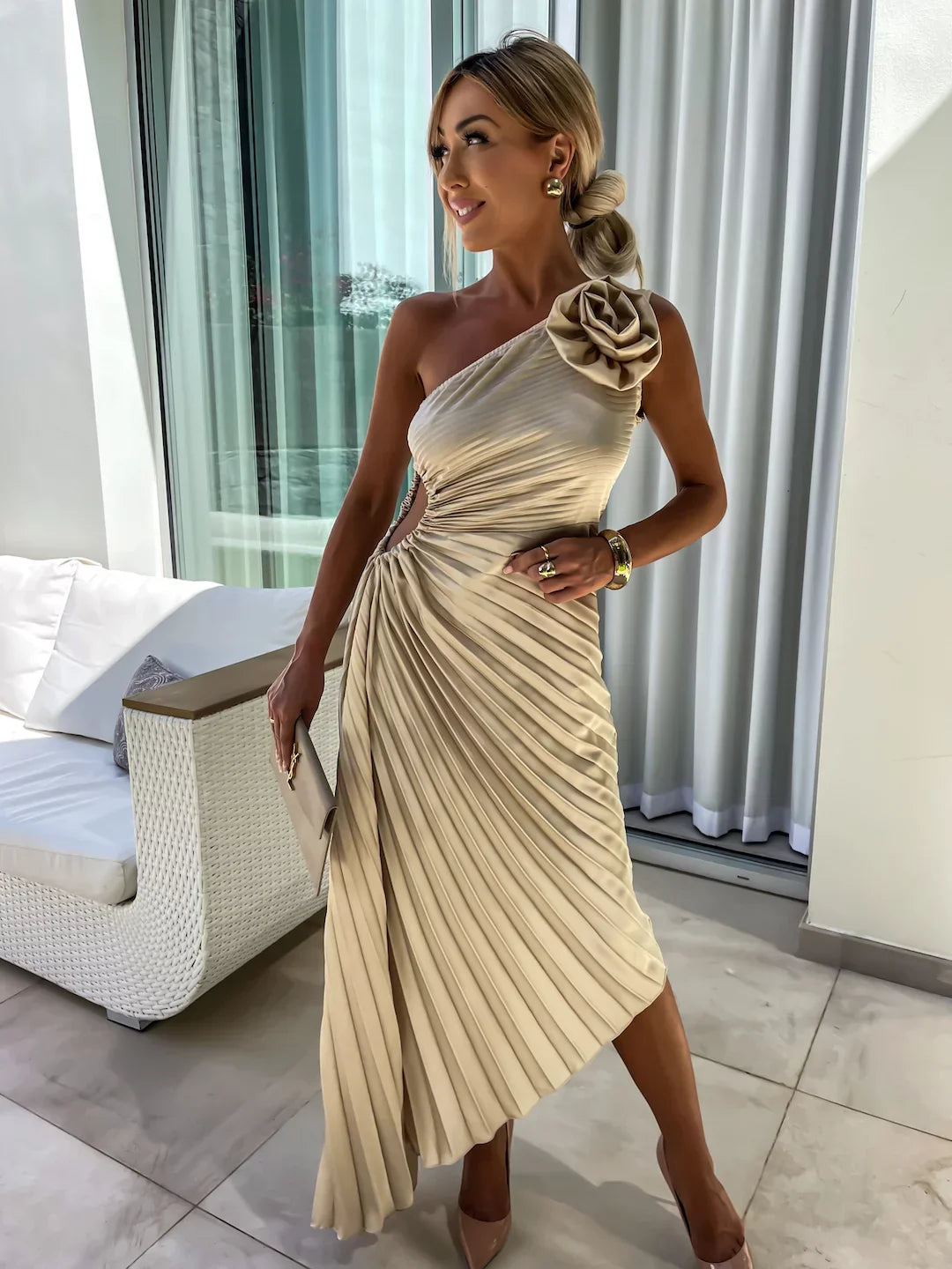 Dariella | Vestido Romântico de Flores com Um Ombro
