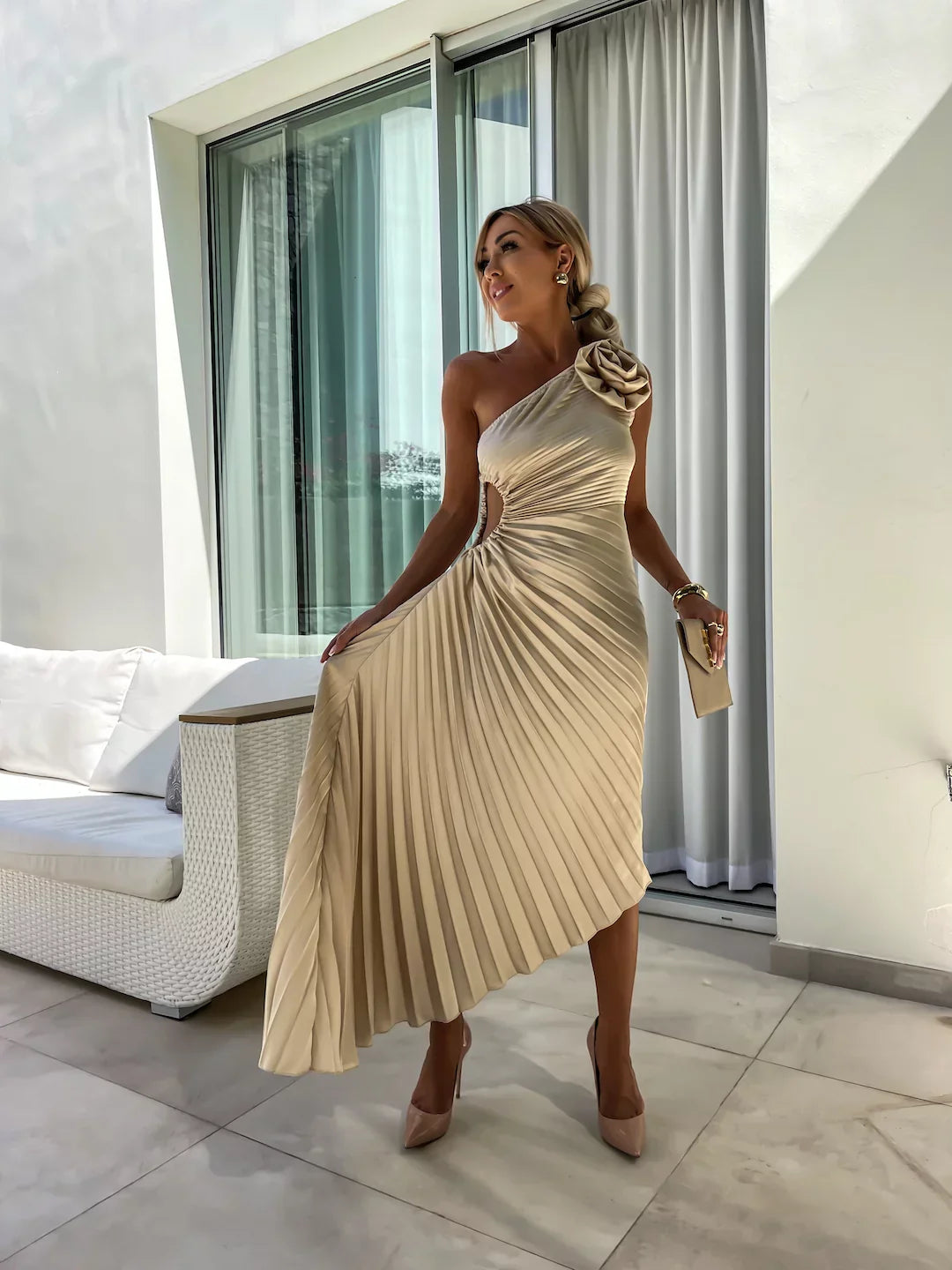 Dariella | Vestido Romântico de Flores com Um Ombro