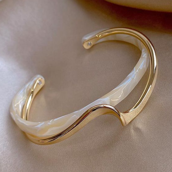 Bracciale em Ouro com Opala Branca Elegante