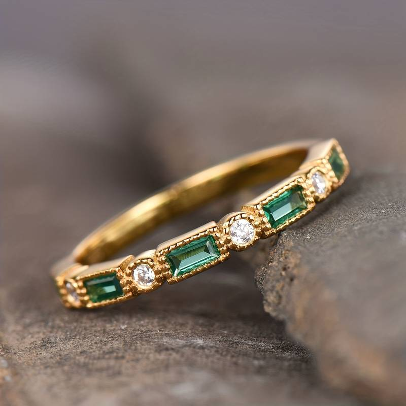 Fabiana - Anel de ouro com zircônia de inserção verde
