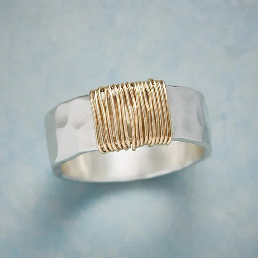 Anel de Fios Boho Dourado