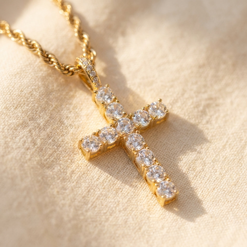 Colar Cruz Clássico Elegante em Ouro