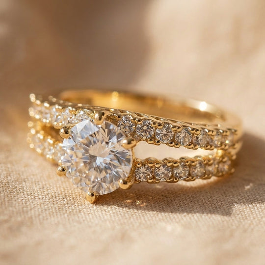 Conjunto de Anéis Elegante Radiante Eterno em Ouro